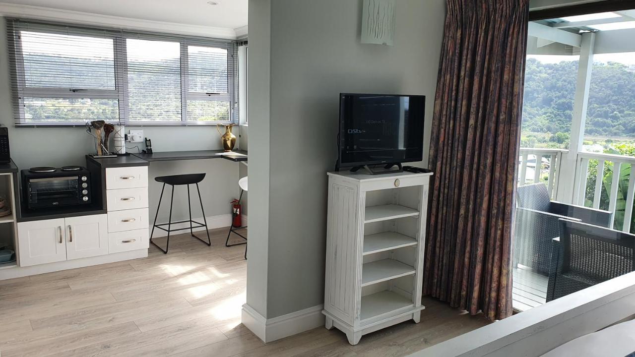Modern Solar Powered 1 Bed Studio Apartment With Amazing Views Plettenberg Bay Bagian luar foto