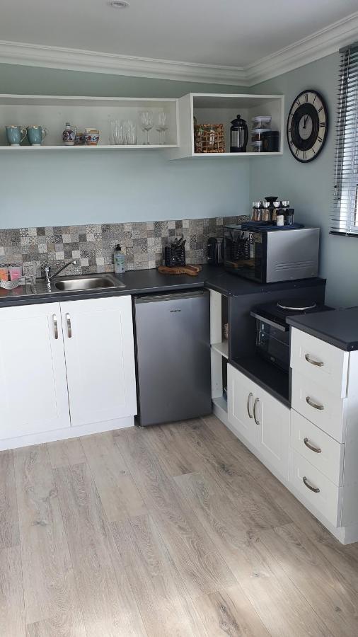 Modern Solar Powered 1 Bed Studio Apartment With Amazing Views Plettenberg Bay Bagian luar foto