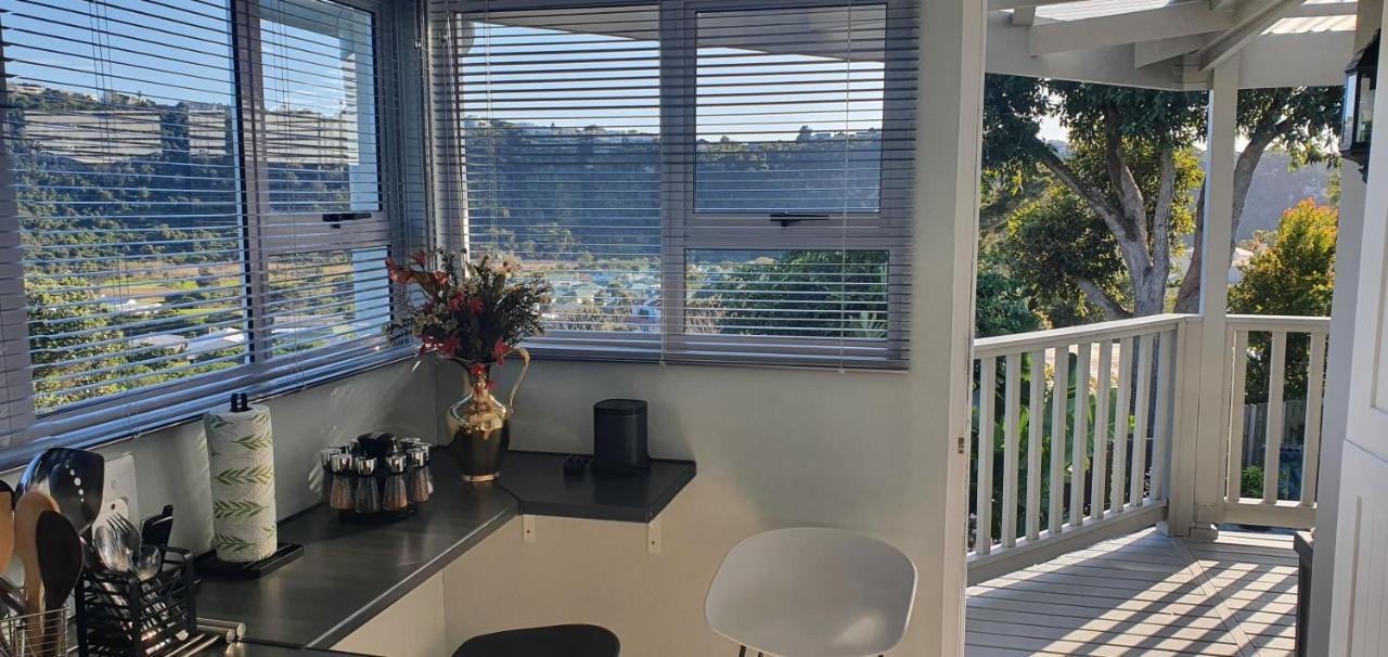 Modern Solar Powered 1 Bed Studio Apartment With Amazing Views Plettenberg Bay Bagian luar foto
