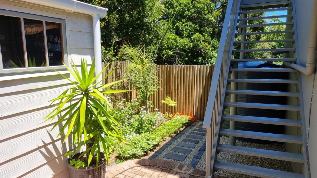 Modern Solar Powered 1 Bed Studio Apartment With Amazing Views Plettenberg Bay Bagian luar foto